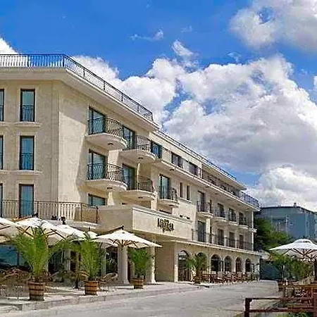 Хотел Mistral 4*