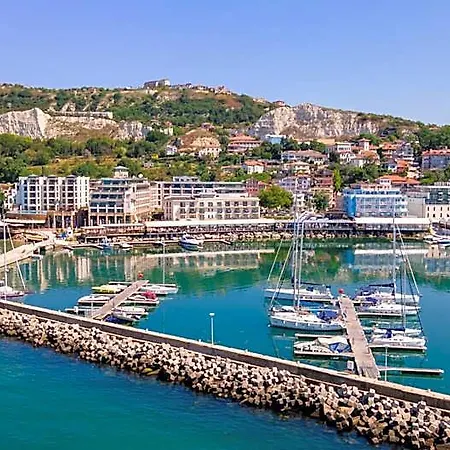 Mistral Hotel 4*