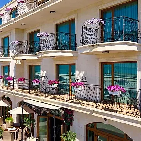 Hotel Mistral 4*