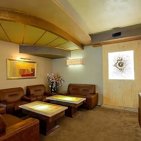Mistral Hotel 4*