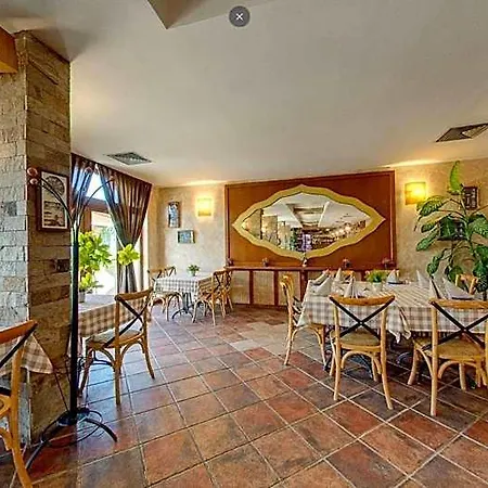 Mistral Hotel 4*