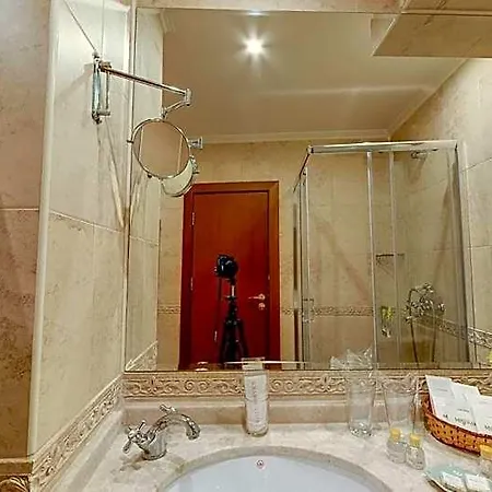 Mistral Hotel 4*