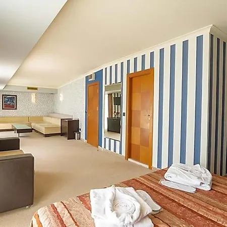 Mistral Hotel 4*