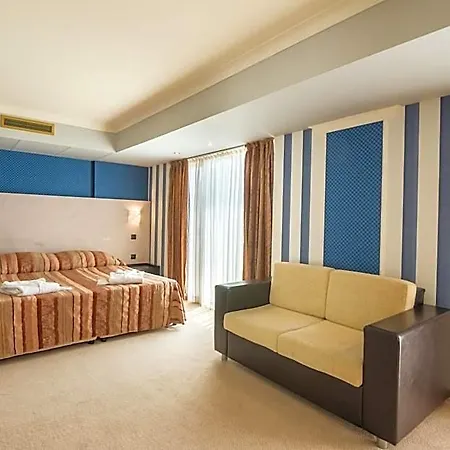 Mistral Hotel 4*